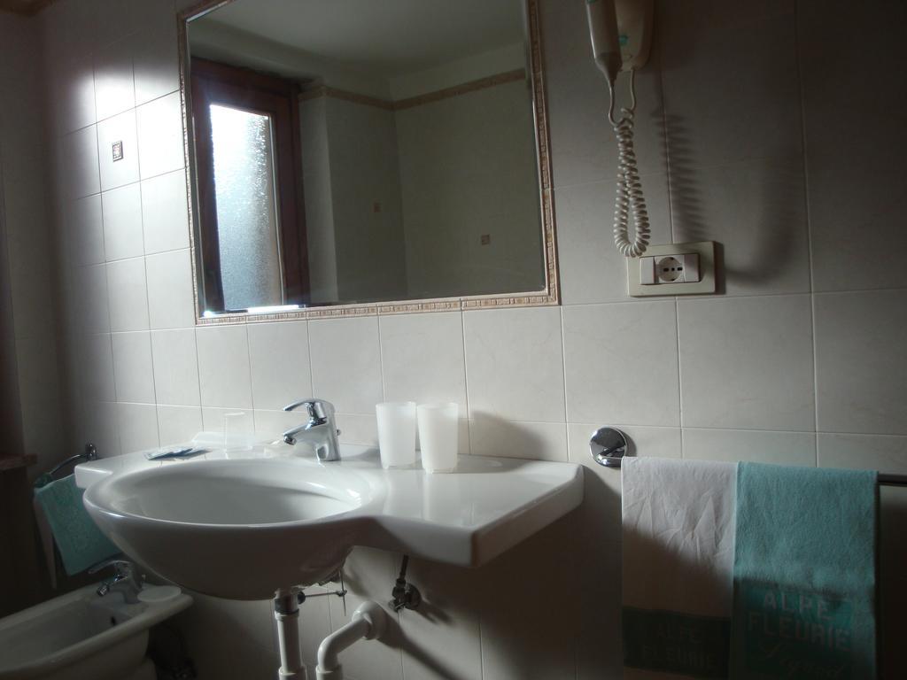 Hotel Alpe Fleurie Champoluc Luaran gambar