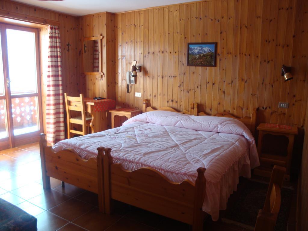 Hotel Alpe Fleurie Champoluc Luaran gambar
