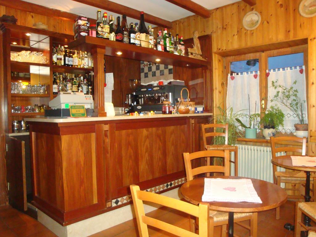 Hotel Alpe Fleurie Champoluc Luaran gambar