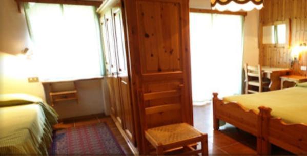 Hotel Alpe Fleurie Champoluc Bilik gambar
